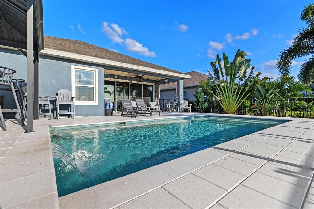 For Sale: $675,000 (3 beds, 3 baths, 2086 Square Feet)