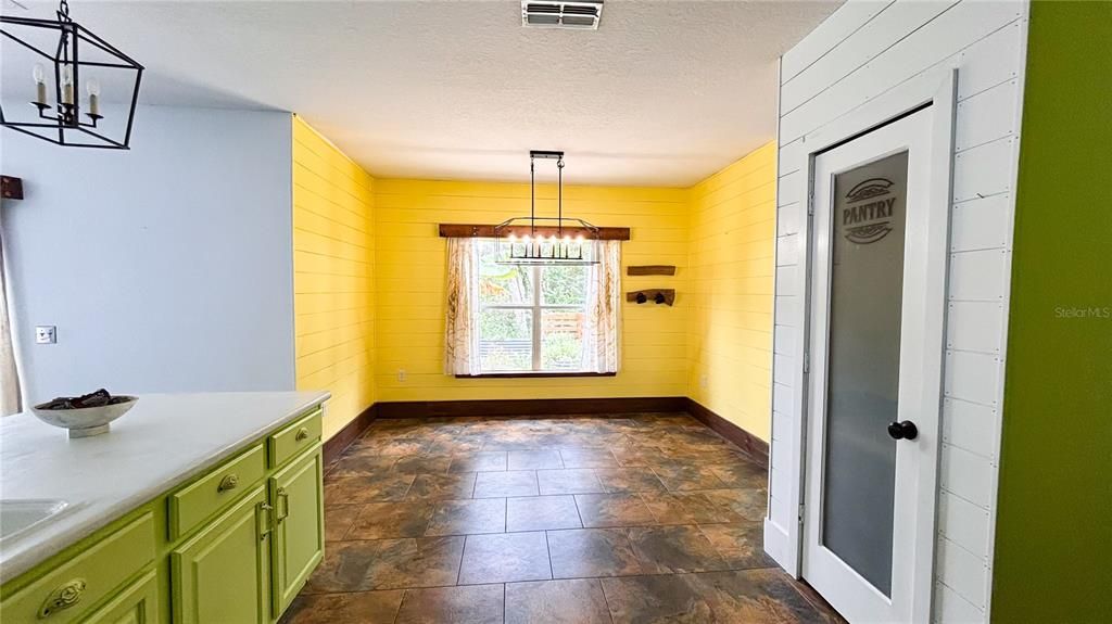 For Rent: $2,650 (4 beds, 2 baths, 2806 Square Feet)