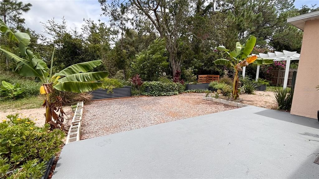 For Rent: $2,650 (4 beds, 2 baths, 2806 Square Feet)