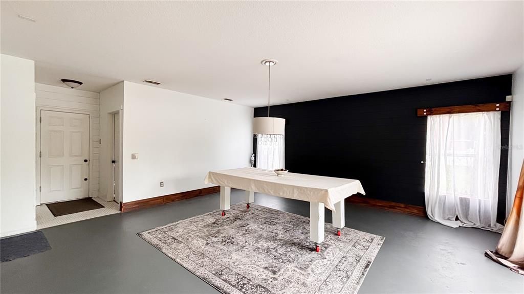 For Rent: $2,650 (4 beds, 2 baths, 2806 Square Feet)