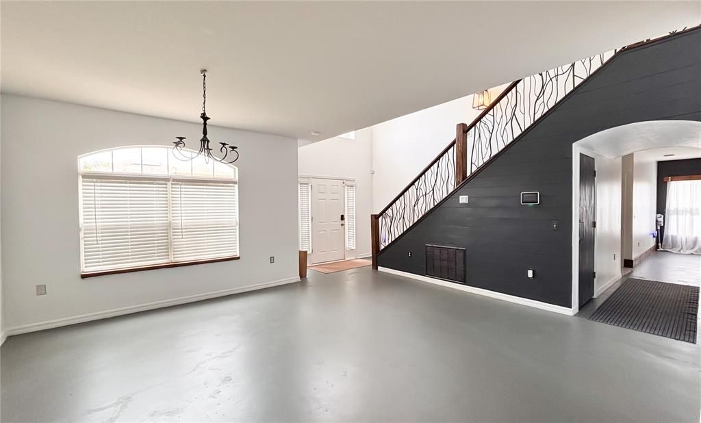 For Rent: $2,650 (4 beds, 2 baths, 2806 Square Feet)