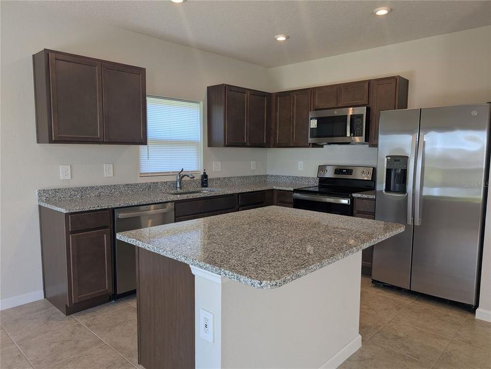 Active With Contract: $339,000 (3 beds, 2 baths, 1300 Square Feet)