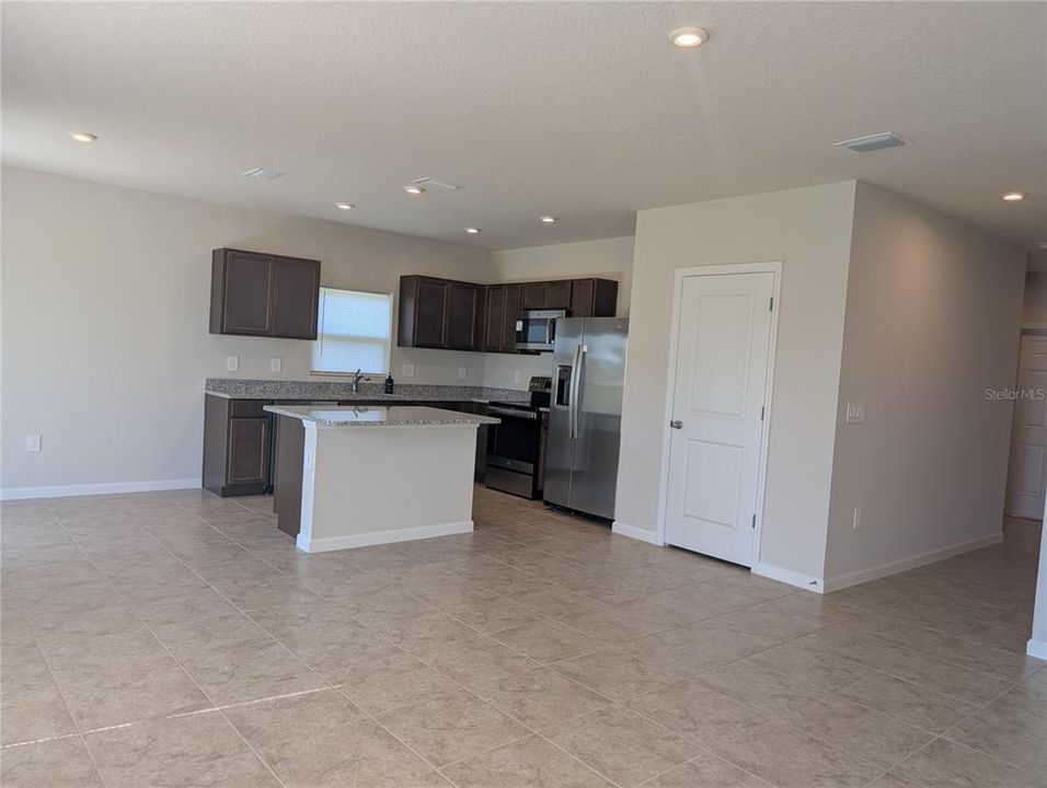Active With Contract: $339,000 (3 beds, 2 baths, 1300 Square Feet)