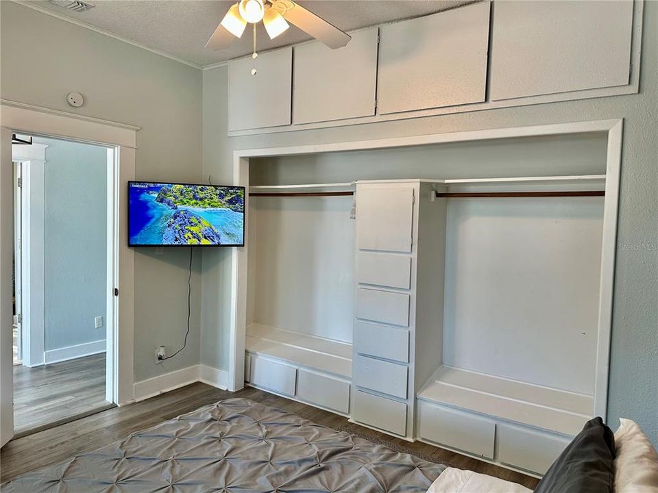 For Rent: $2,900 (3 beds, 2 baths, 1108 Square Feet)