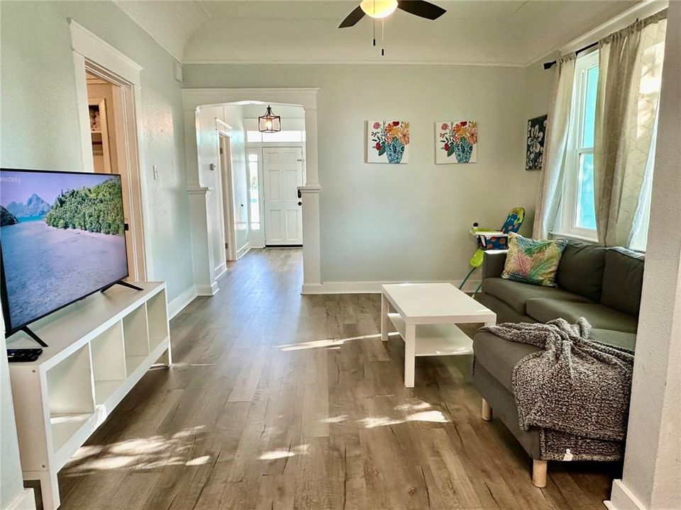 For Rent: $2,900 (3 beds, 2 baths, 1108 Square Feet)