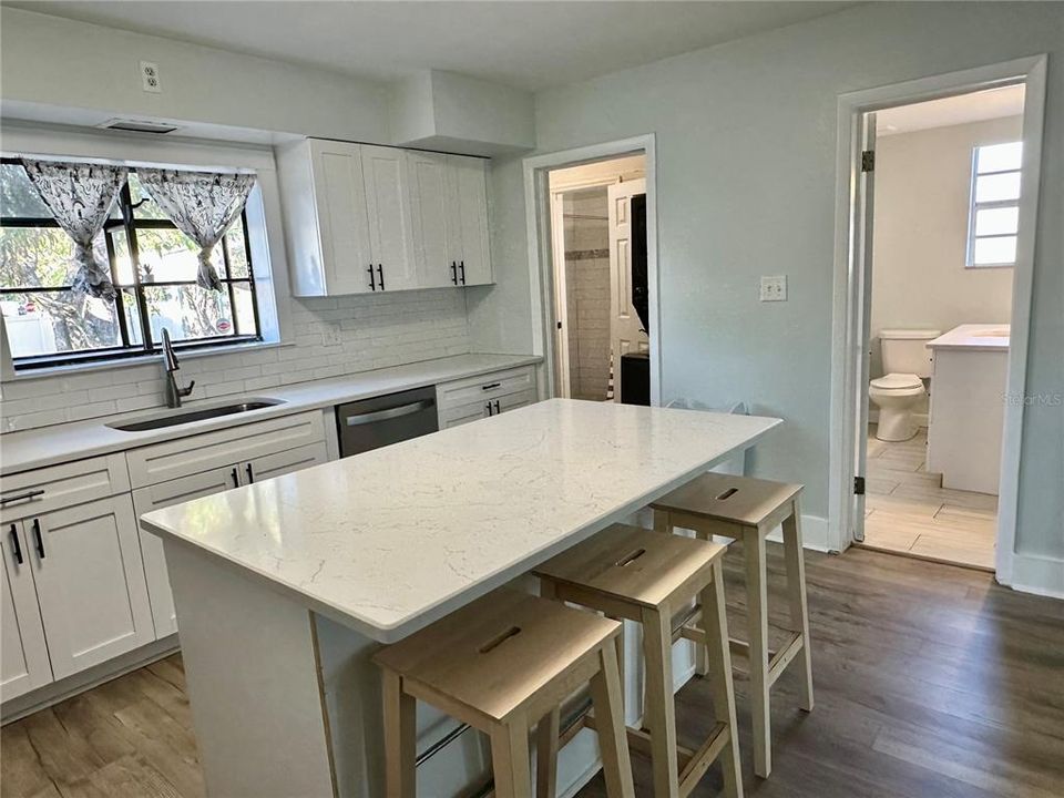 For Rent: $2,900 (3 beds, 2 baths, 1108 Square Feet)
