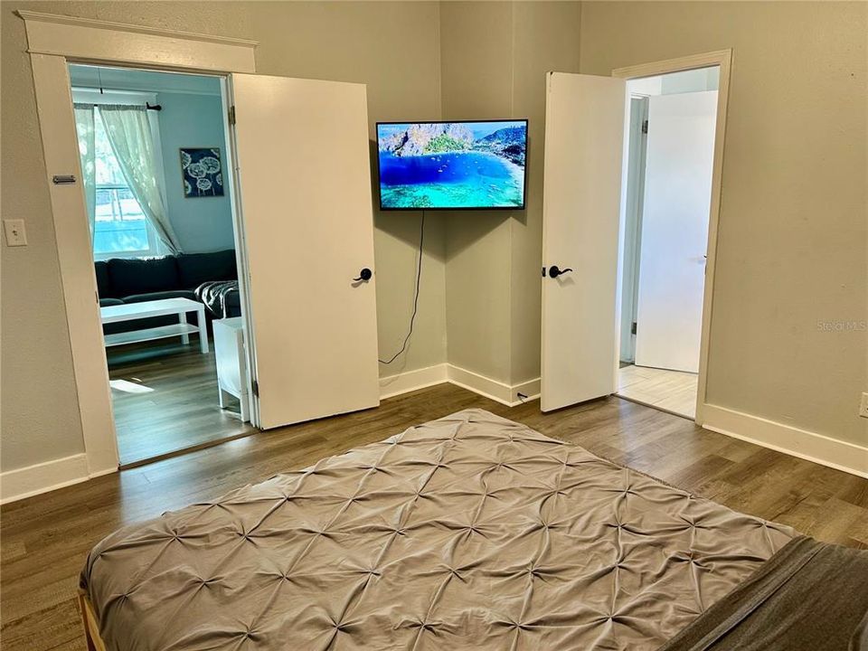 For Rent: $2,900 (3 beds, 2 baths, 1108 Square Feet)