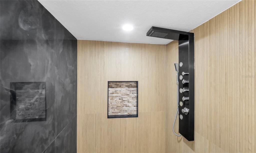 For Sale: $544,900 (4 beds, 3 baths, 1860 Square Feet)