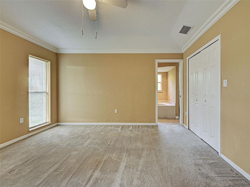 Active With Contract: $290,000 (3 beds, 2 baths, 1633 Square Feet)