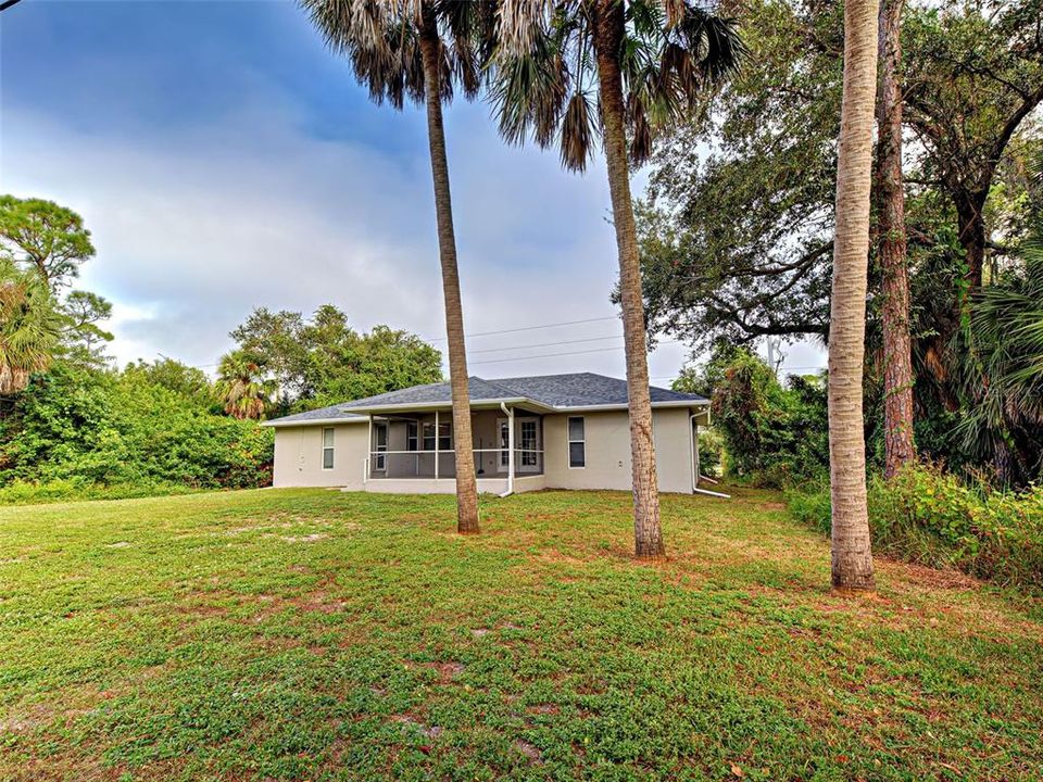 Active With Contract: $290,000 (3 beds, 2 baths, 1633 Square Feet)