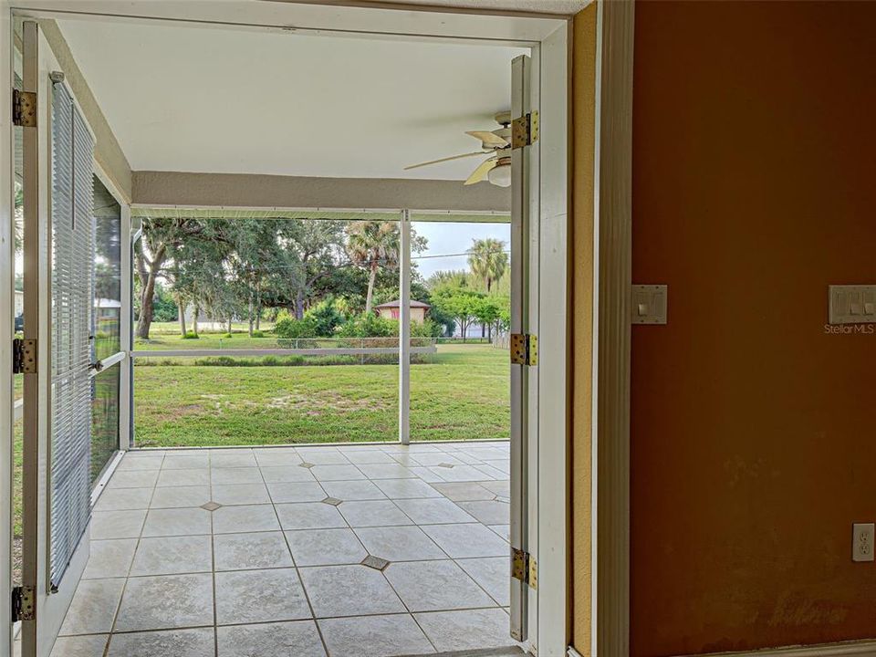 Active With Contract: $290,000 (3 beds, 2 baths, 1633 Square Feet)