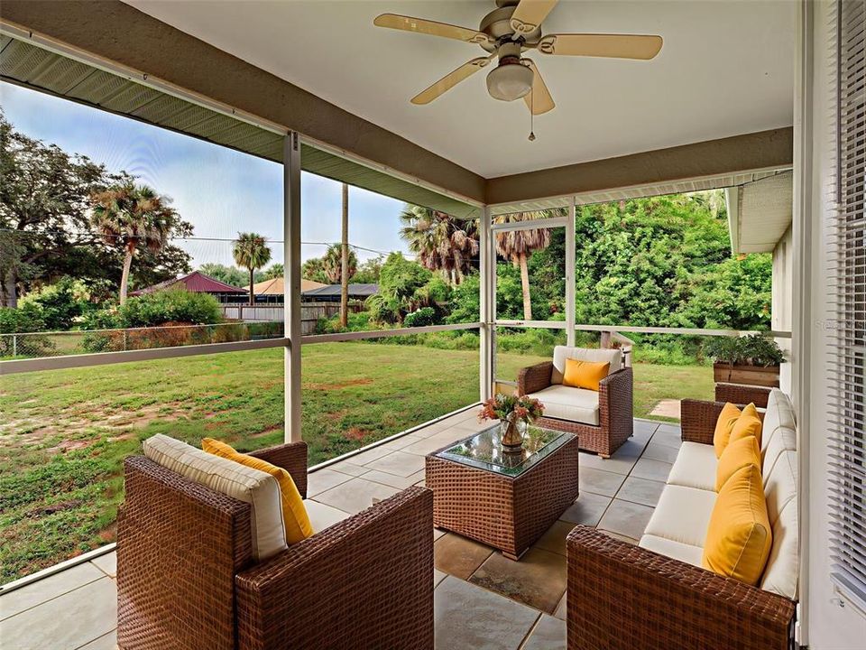 Active With Contract: $290,000 (3 beds, 2 baths, 1633 Square Feet)