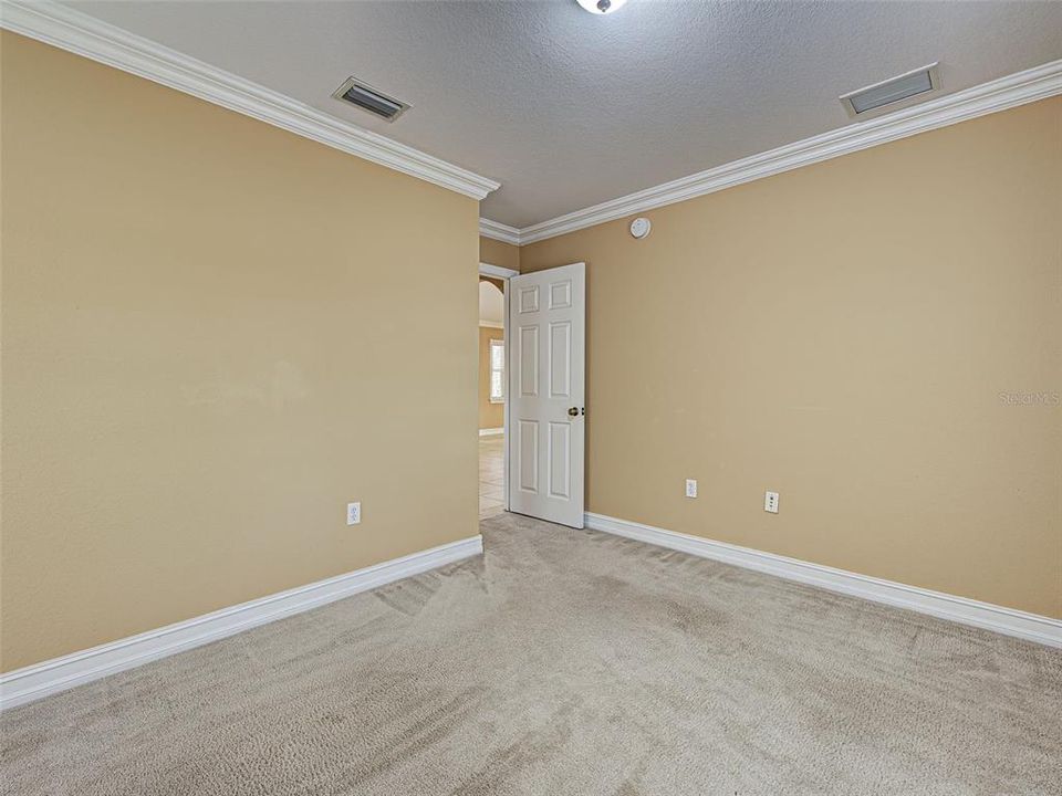 Active With Contract: $290,000 (3 beds, 2 baths, 1633 Square Feet)