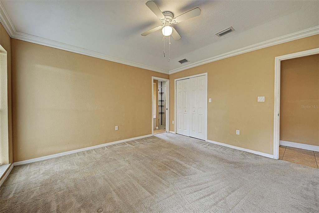 Active With Contract: $290,000 (3 beds, 2 baths, 1633 Square Feet)