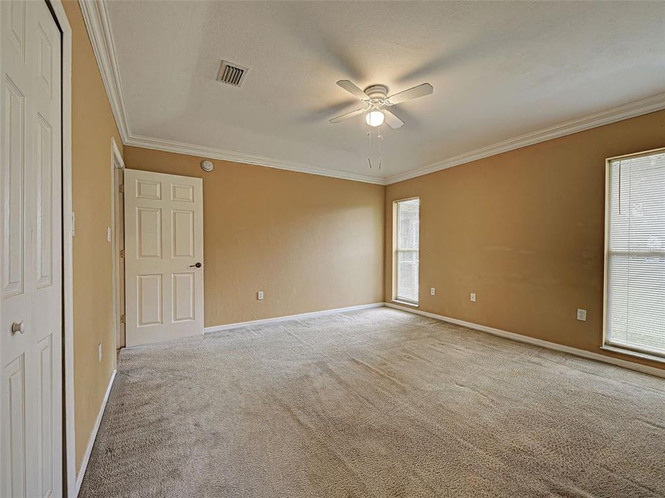 Active With Contract: $290,000 (3 beds, 2 baths, 1633 Square Feet)