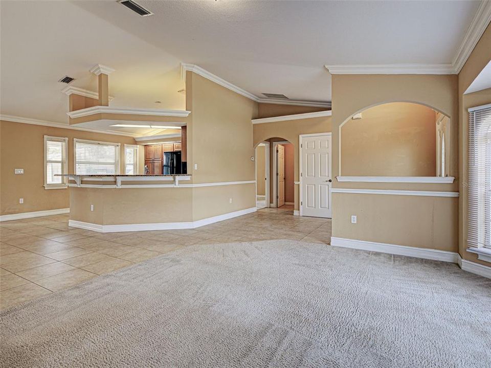 Active With Contract: $290,000 (3 beds, 2 baths, 1633 Square Feet)