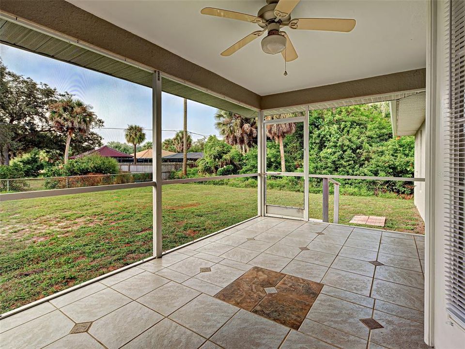 Active With Contract: $290,000 (3 beds, 2 baths, 1633 Square Feet)