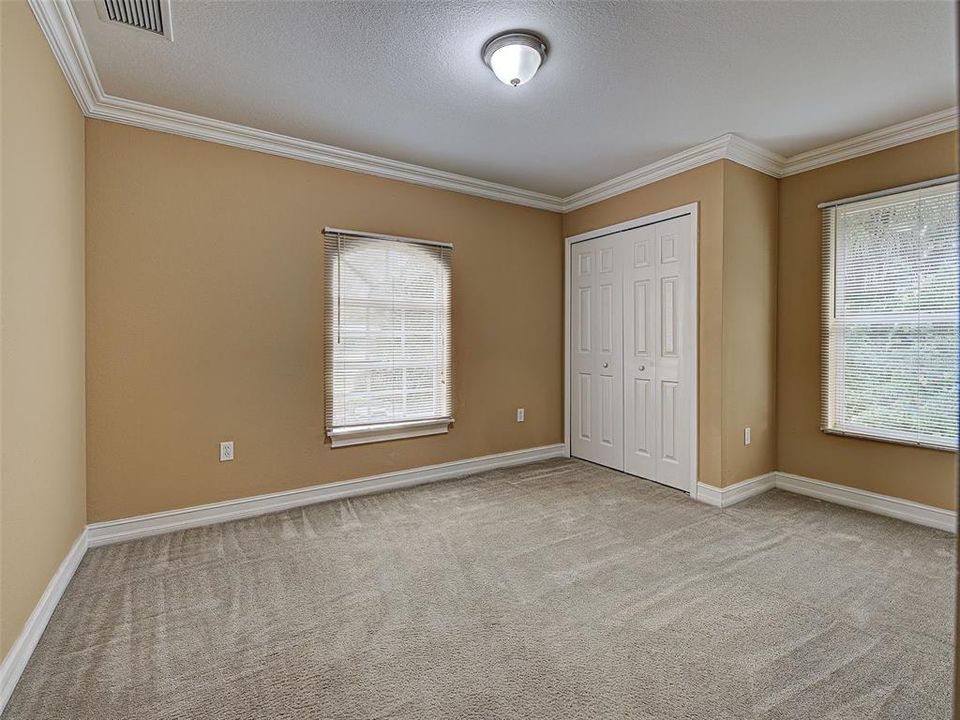 Active With Contract: $290,000 (3 beds, 2 baths, 1633 Square Feet)