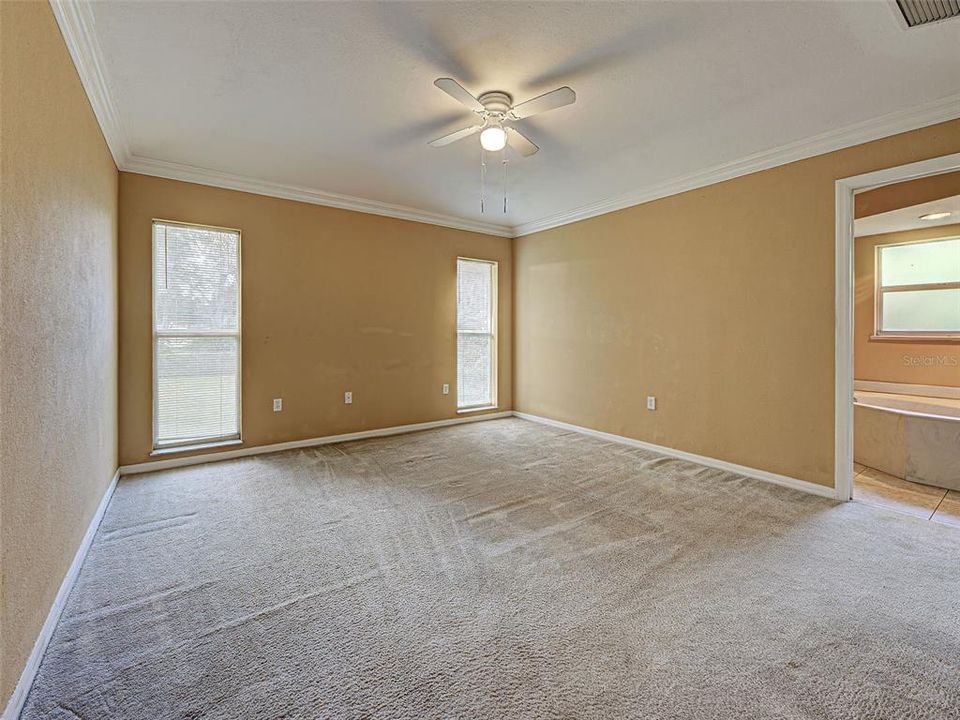 Active With Contract: $290,000 (3 beds, 2 baths, 1633 Square Feet)