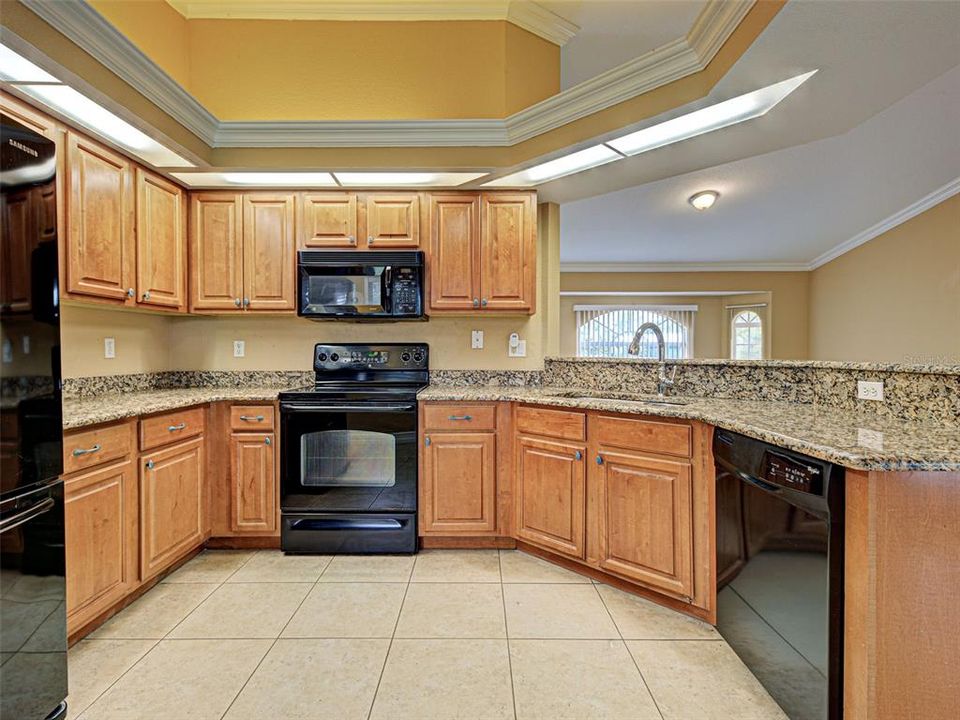 Active With Contract: $290,000 (3 beds, 2 baths, 1633 Square Feet)