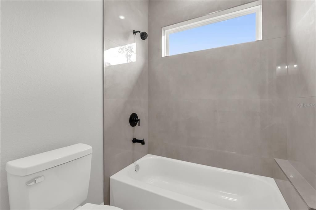 For Sale: $300,000 (4 beds, 3 baths, 1865 Square Feet)