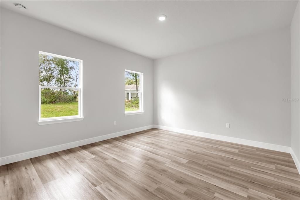 For Sale: $300,000 (4 beds, 3 baths, 1865 Square Feet)