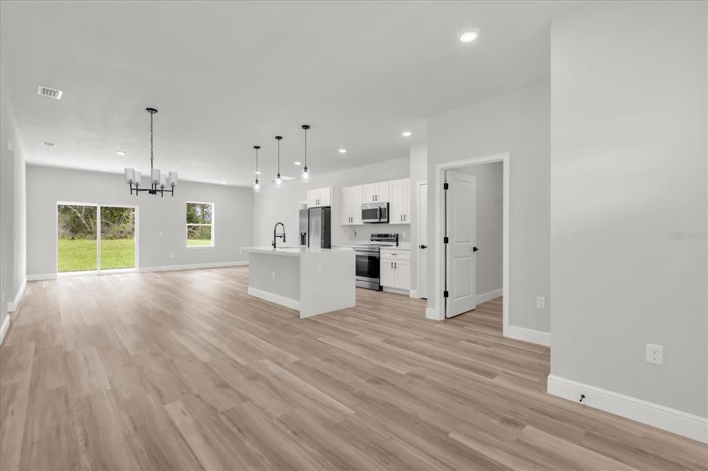 For Sale: $300,000 (4 beds, 3 baths, 1865 Square Feet)