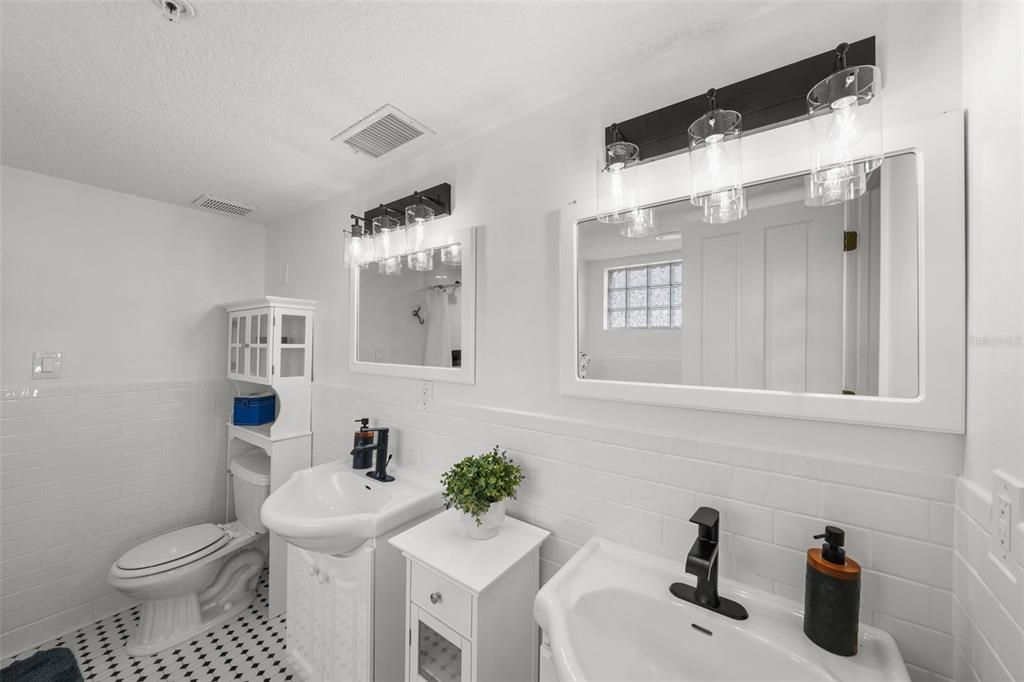 待售: $2,000,000 (5 贝兹, 4 浴室, 2760 平方英尺)