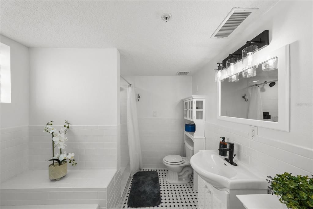 待售: $2,000,000 (5 贝兹, 4 浴室, 2760 平方英尺)