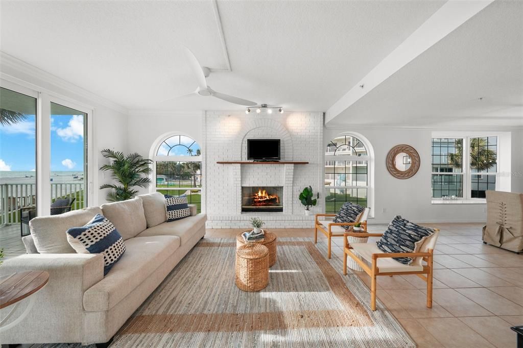 待售: $2,000,000 (5 贝兹, 4 浴室, 2760 平方英尺)