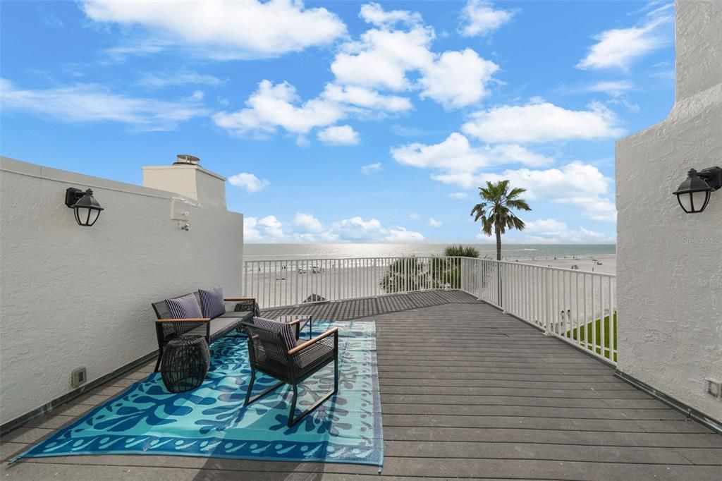 待售: $2,000,000 (5 贝兹, 4 浴室, 2760 平方英尺)