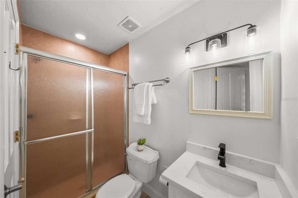 待售: $2,000,000 (5 贝兹, 4 浴室, 2760 平方英尺)