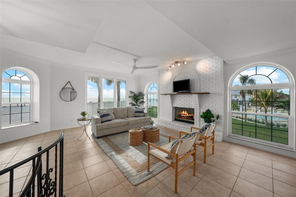 待售: $2,000,000 (5 贝兹, 4 浴室, 2760 平方英尺)