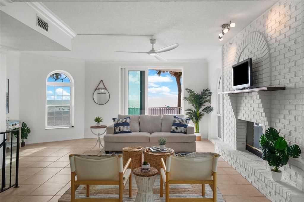 待售: $2,000,000 (5 贝兹, 4 浴室, 2760 平方英尺)