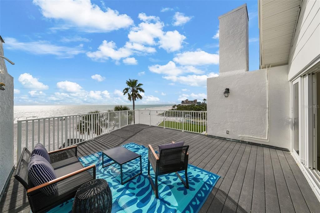 待售: $2,000,000 (5 贝兹, 4 浴室, 2760 平方英尺)