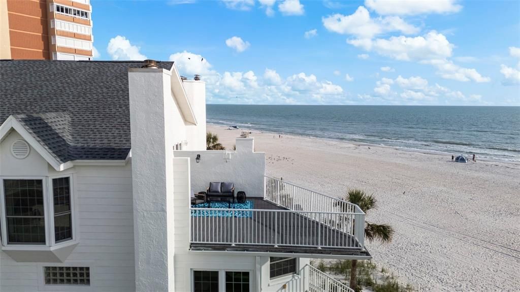 待售: $2,000,000 (5 贝兹, 4 浴室, 2760 平方英尺)