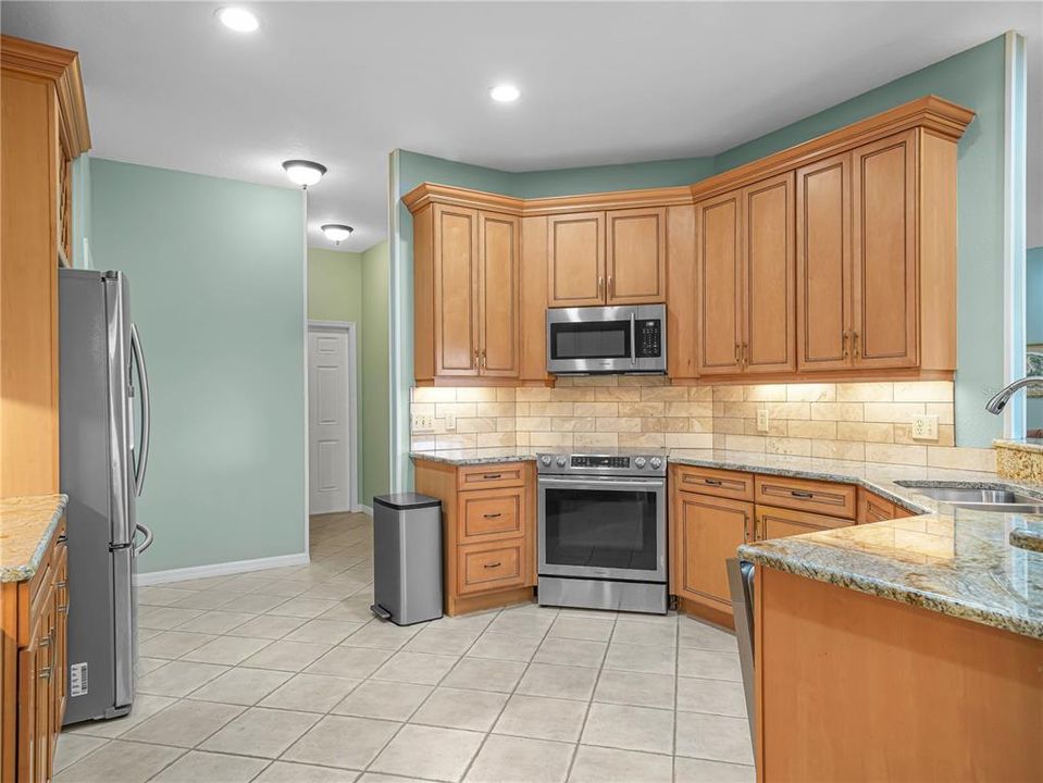 For Sale: $459,000 (3 beds, 2 baths, 2394 Square Feet)