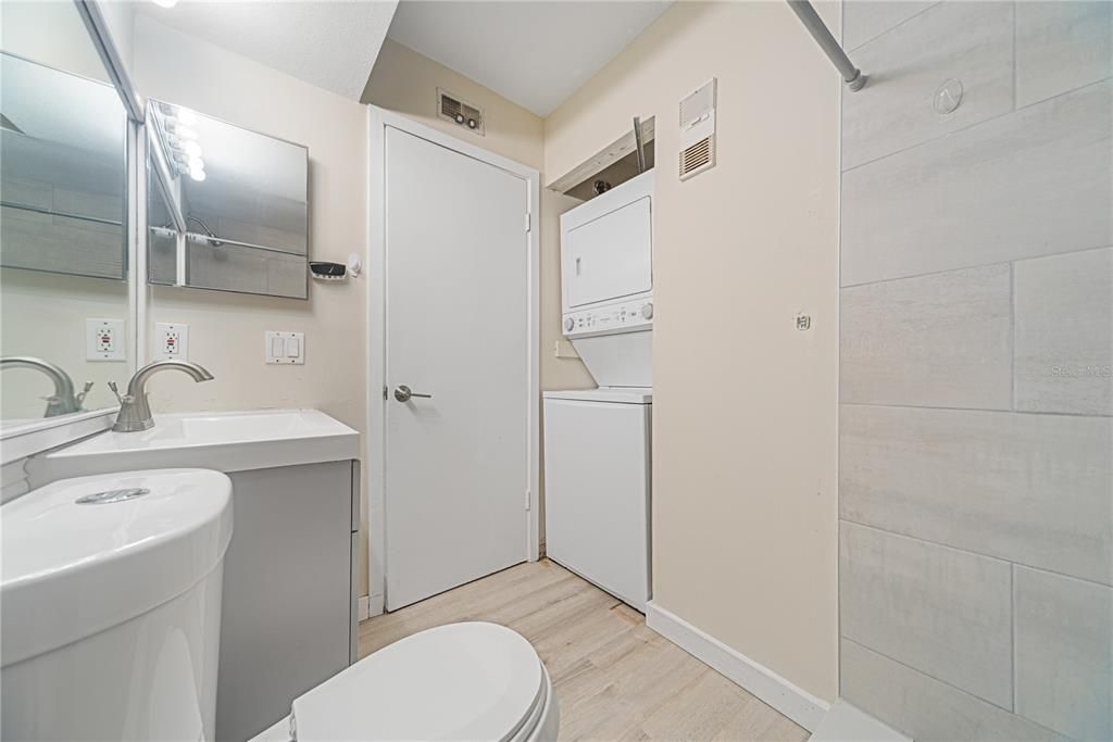 For Sale: $229,000 (2 beds, 2 baths, 1072 Square Feet)