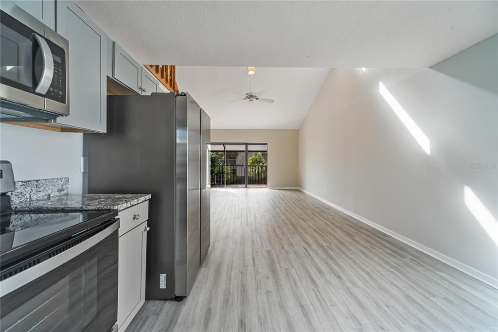 For Sale: $229,000 (2 beds, 2 baths, 1072 Square Feet)