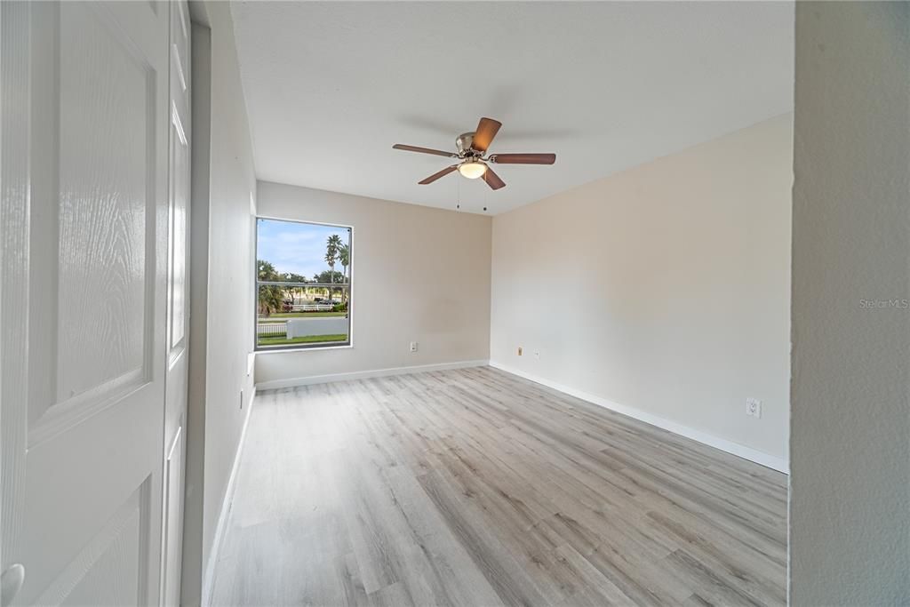 For Sale: $229,000 (2 beds, 2 baths, 1072 Square Feet)