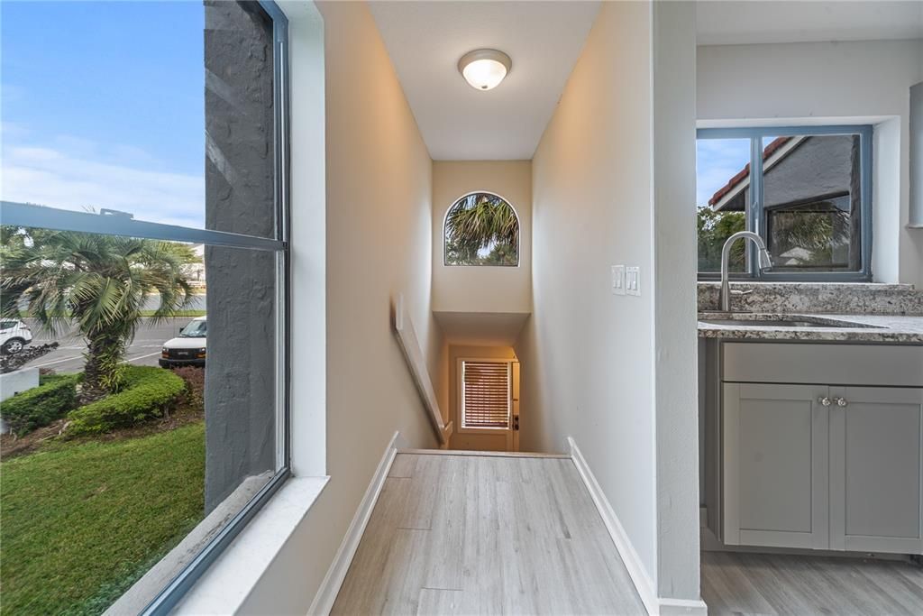 For Sale: $229,000 (2 beds, 2 baths, 1072 Square Feet)