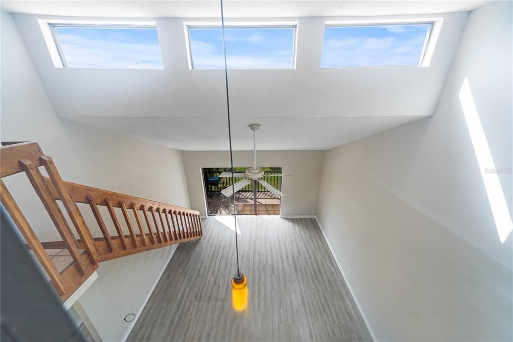 For Sale: $229,000 (2 beds, 2 baths, 1072 Square Feet)