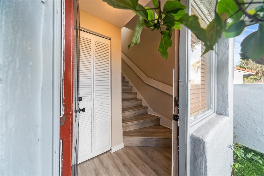 For Sale: $229,000 (2 beds, 2 baths, 1072 Square Feet)