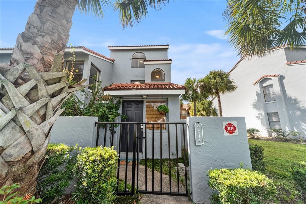 For Sale: $229,000 (2 beds, 2 baths, 1072 Square Feet)