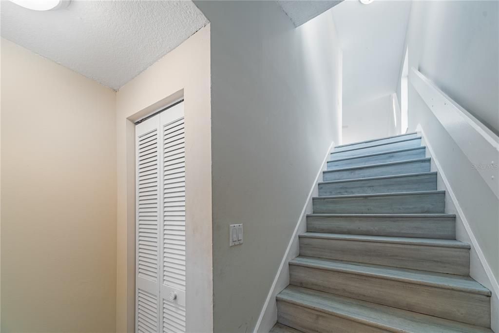 For Sale: $229,000 (2 beds, 2 baths, 1072 Square Feet)