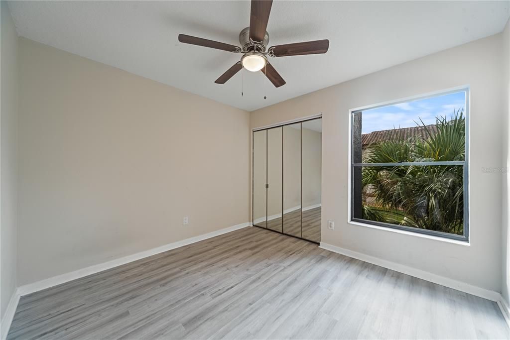 For Sale: $229,000 (2 beds, 2 baths, 1072 Square Feet)