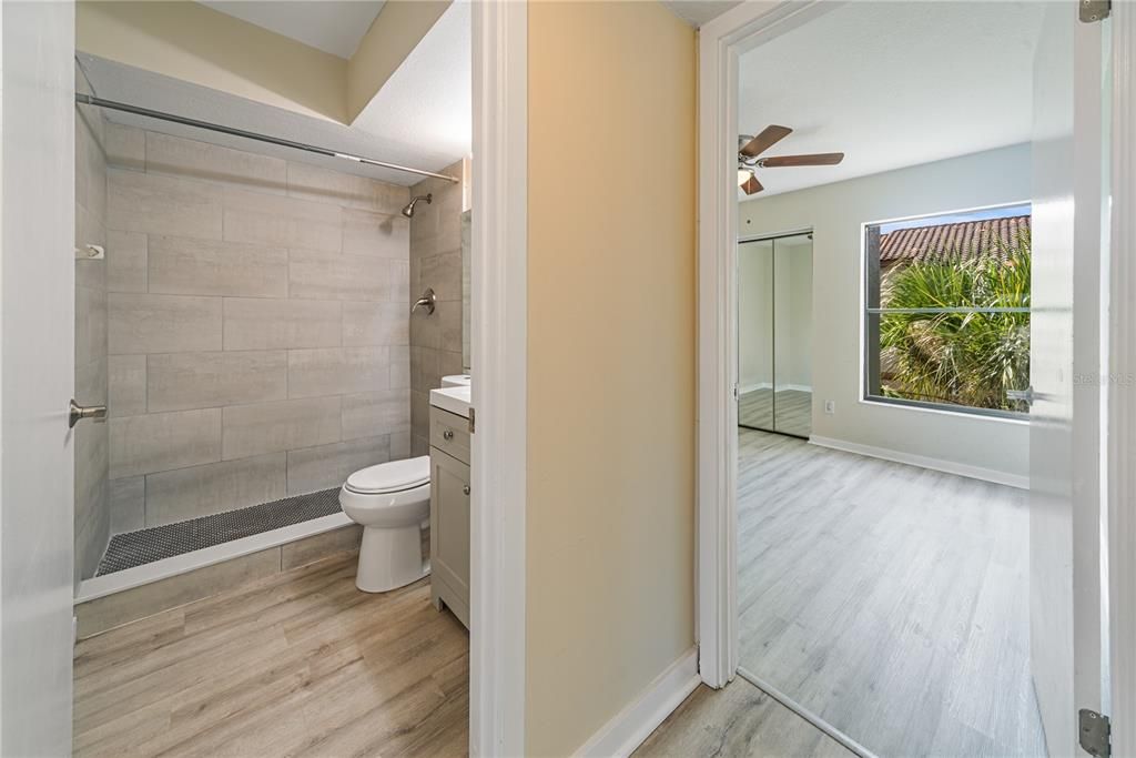 For Sale: $229,000 (2 beds, 2 baths, 1072 Square Feet)