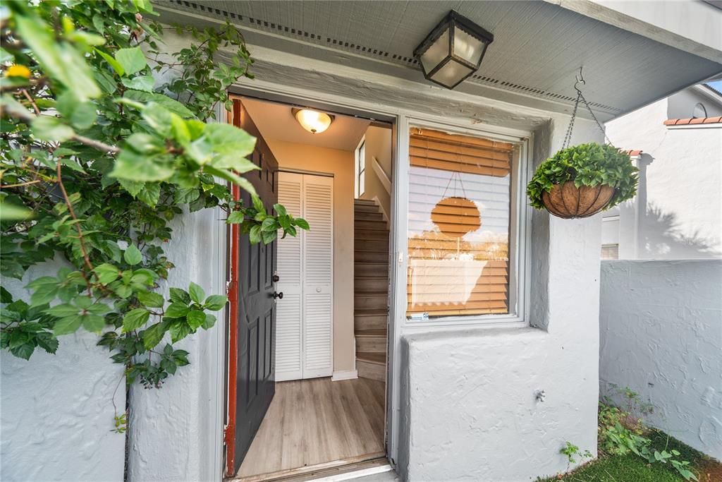 For Sale: $229,000 (2 beds, 2 baths, 1072 Square Feet)