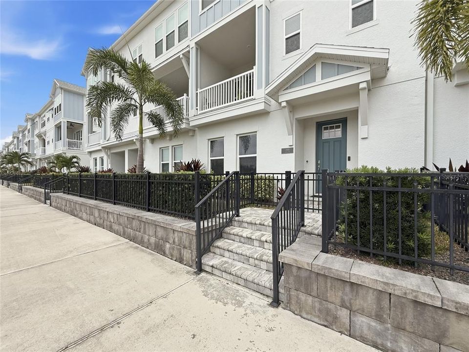 For Sale: $1,150,000 (3 beds, 3 baths, 2445 Square Feet)