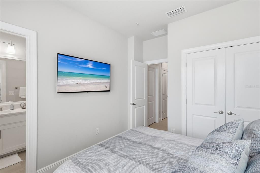 For Sale: $1,150,000 (3 beds, 3 baths, 2445 Square Feet)